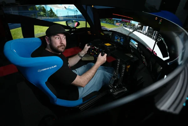 triple monitor sim racing